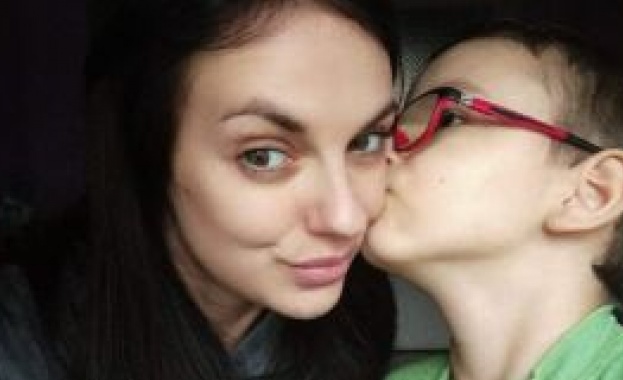 9-годишно момче с генетично заболяване се нуждае от помощ