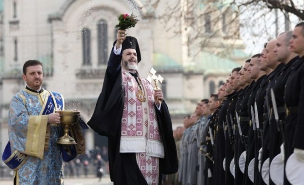 Традиционният водосвет на бойните знамена, флаговете и знамената-светини на Българската