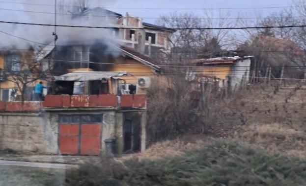 Пожар избухна в къща в село Николово Русенско Огънят е