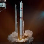 Въпреки проблемите с изтичане на гориво американският космически апарат, предназначен да кацне на Луната, продължава да работи