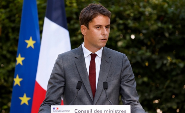 34 годишният Габриел Атал е назначен за министър председател на Франция съобщи