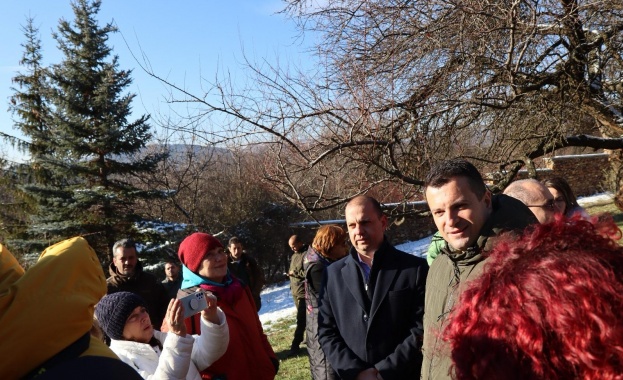 Държавата подпомага ловците като събира всички проби и ги транспортира