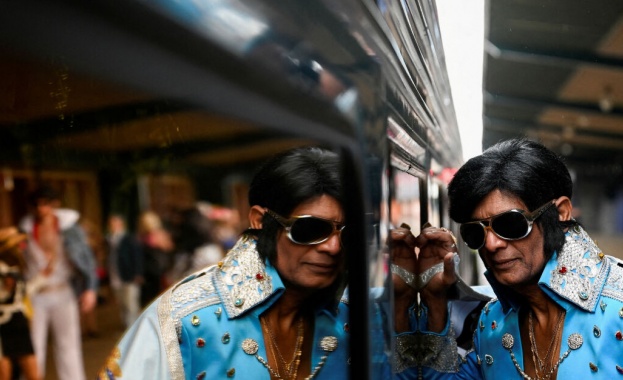 Десетки хиляди фенове на Елвис Пресли на фестивал в Австралия