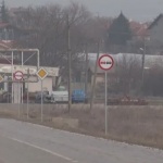 Хасковското село Узунджово е на път да влезе в Гинес с над 100 пътни знака, някои на 5 м