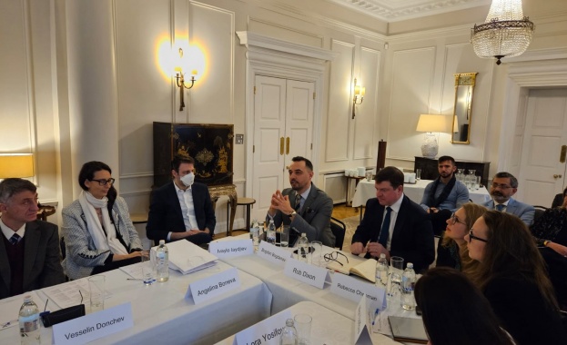 Секторът Микроелектроника и мехатроника е един от най бързо развиващите се