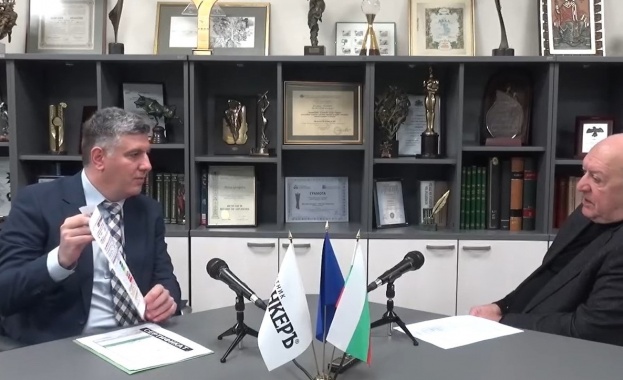 Министър Цеков: Държавата ще продължи политиката по саниране в условия на солидарност с гражданите