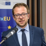 Теодор Стойчев: Около 50% от българите биха гласували на евровота