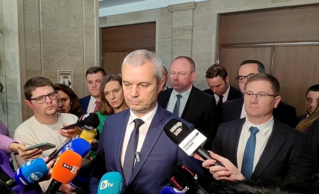 Възраждане даде брифинг във връзка със събитията от днешния парламентарен