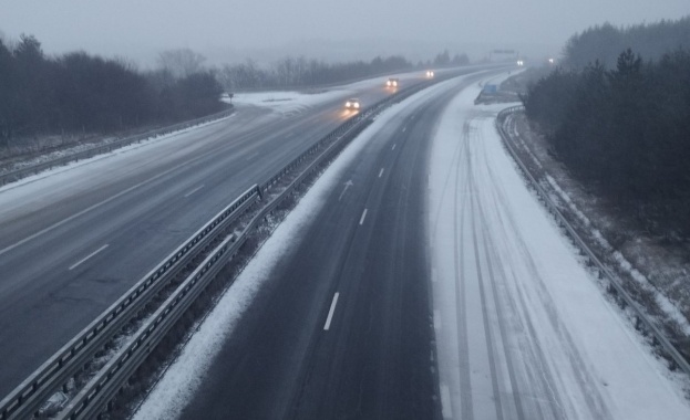 Шофьорите да тръгват с автомобили, подготвени за зимни условия, предупреждават от АПИ