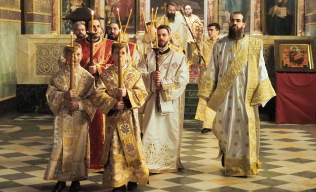 Тържествена света литуртия и молебен за здравето на патрирах Неофит