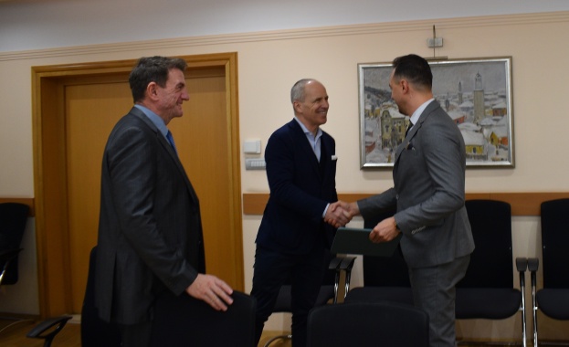 Министър Богданов: Продължава положителният тренд на рекордно увеличение на инвестициите в България