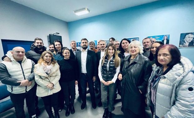 Евродепутатът Андрей Новаков посети клуба на ГЕРБ в район Надежда