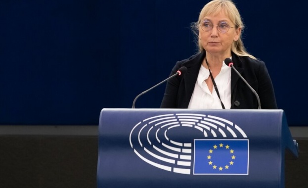 Елена Йончева е номинирана от ДПС за евродепутат