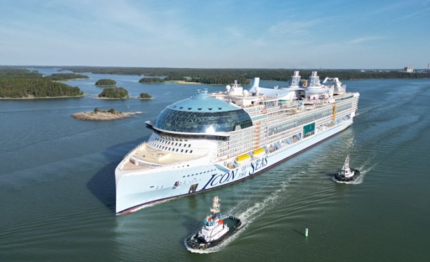 Най големият круизен кораб в света потегли на първото си плаване