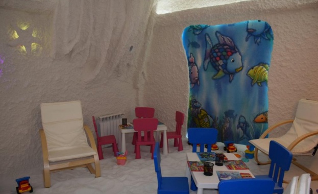 Кметът на община Етрополе инж Владимир Александров присъства на откриването