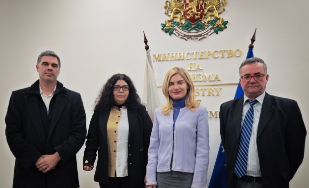 Министър Динкова обсъди подготовката на летен сезон 2024 с представители на областните управи на Бургас, Варна и Добрич