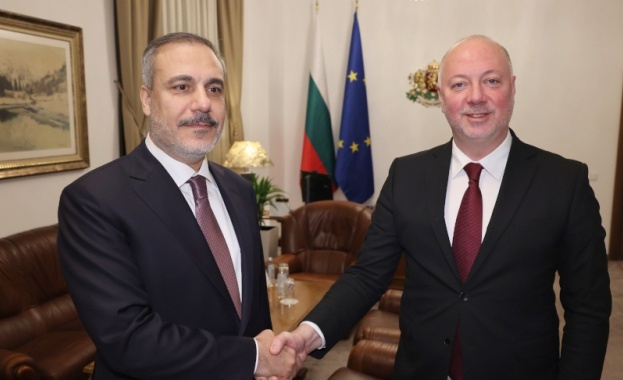 Росен Желязков обсъди с Хакан Фидан задълбочаването на търговско-икономическото и секторното сътрудничество между България и Турция