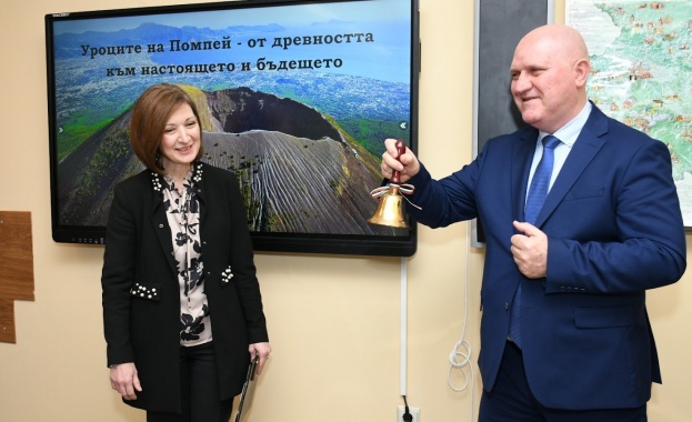 Министър Цоков: Над 9,5 милиона лева са инвестирани в нови учебни кабинети