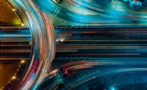 Кофас: Световната икономика бележи значително, макар и несигурно подобрение на перспективите