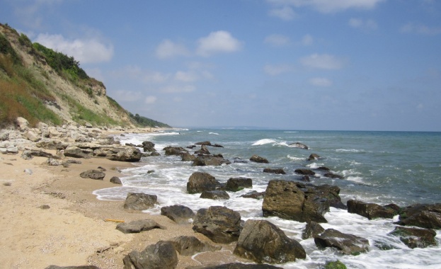 Териториите на две защитени зони във Варненско Плаж Шкорпиловци