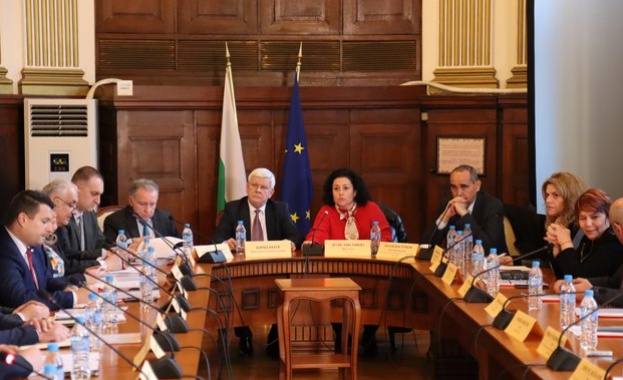 Министерство на земеделието и храните разработва седем законопроекта в подкрепа