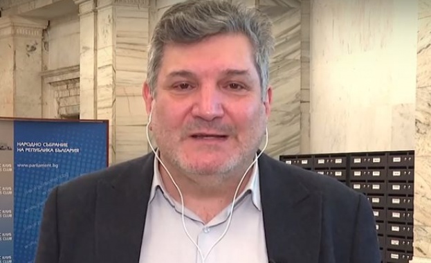 Няма никаква причина при невлизане в еврозоната финансовият министър да