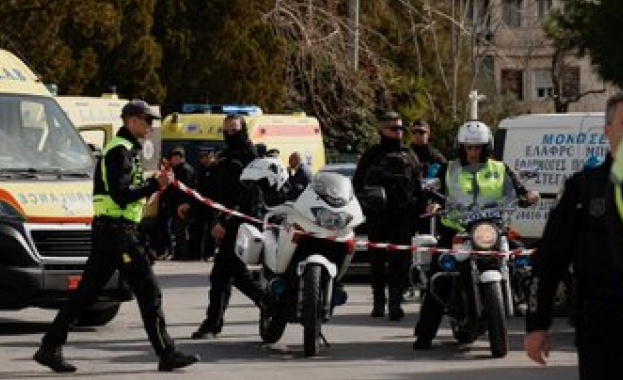 Бивш работник стреля в офиса на гръцка фирма, има 4 жертви