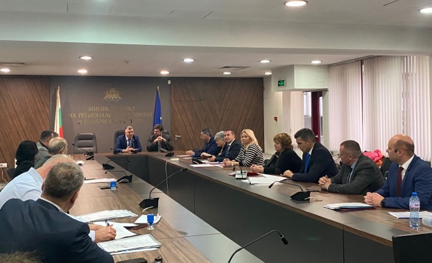 От днес Министерството на регионалното развитие и благоустройството започва подписването