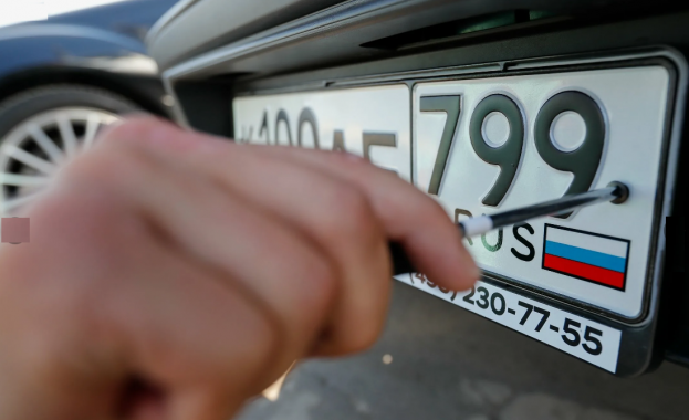 От четвъртък в Латвия е забранено шофирането на автомобили с