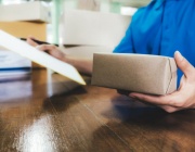 По три евро за всяко нещо в "малките" пратки от 1 юли - какви проблеми иска да реши ЕС