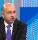 Ивайло Иванов: Постовете на Доналд Тръмп в Truth Social, свързани с Иран и Ормузкия проток, показват един президент, който е пред нервна криза 