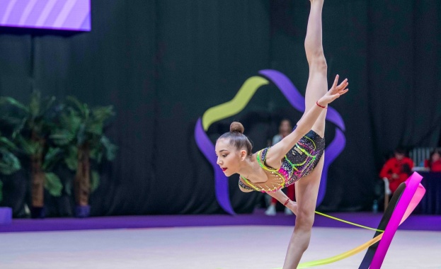 Елвира Краснобаева завоюва сребърен медал на финала на лента на Световната купа по художествена гимнастика в Баку