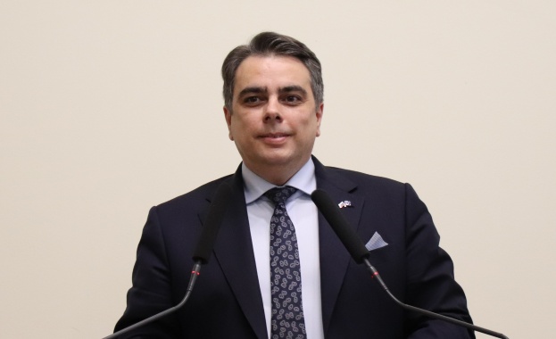 Министър Василев към кметовете: Държавата осигури средства, работете гражданите да живеят по-добре 