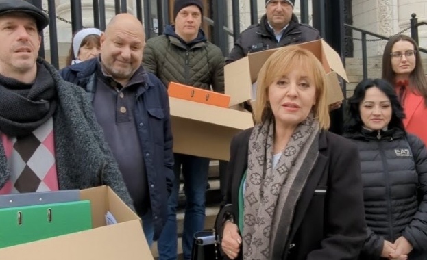 Със завеждането на исковете срещу трите мобилни оператора разлаяхме кучетата