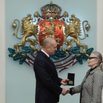Румен Радев удостои Цветана Манева с Почетния знак на президента