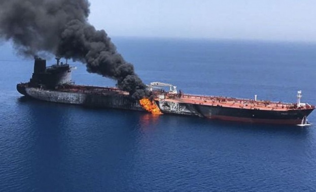 Пореден търговски кораб е атакуван с ракети край Йемен