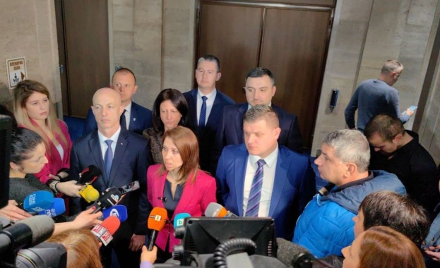 Възраждане поиска предсрочни избори От партията изразиха желанието си чрез