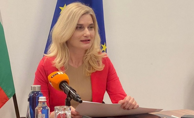 Министър Динкова: Tръжните процедури за наем на плажове ще се провеждат чрез явно наддаване