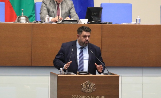 Атанас Зафиров: Оставка! Преди безхарактерните да си вдигнат ръката и пратят наши войници в Украйна и Молдова