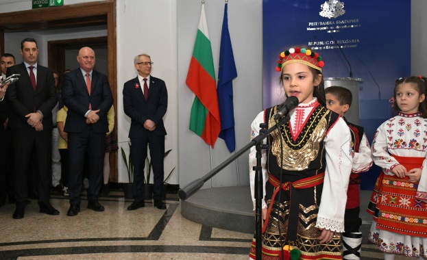 Деца и ученици от 26 училища и детски градини донесоха