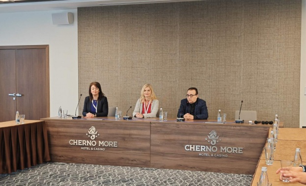 Министър Динкова: Програмата за реклама на Черноморските общини се отразява положително и на хотелиерите