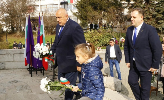 С личен пример към децата се възпитава родолюбие и почит