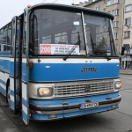 Ретро автобуси се движат до бившата резиденция на Тодор Живков