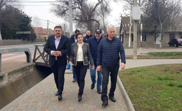 Българска делегация посети българското село Заря в Одеска област