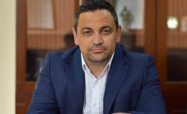 Уважаеми миньори специалисти обогатители и служители в минната индустрия приемете моите