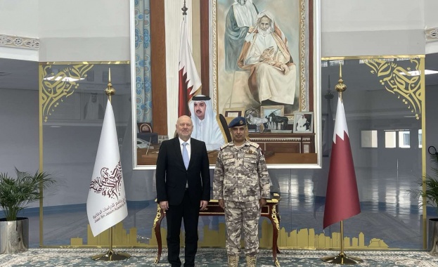 Министър Тагарев и катарския му колега обсъдиха сътрудничеството в областта на отбраната