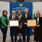 Министър Стойчева връчи два сертификата за приоритетни инвестиционни проекти на заводи в Шумен и Плевен  