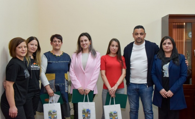 Победителите в конкурса на Община Етрополе „Моето решение на проблем в моята община“