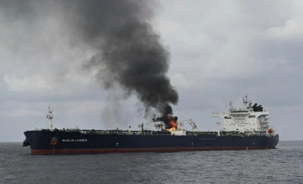 Йеменските хуси са атакували и трети транспортен съд за последното