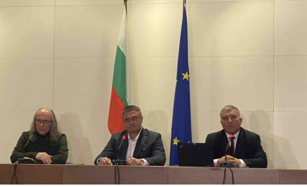 Украински политици призоваха управляващите ни да прекратят военната помощ за държавата им